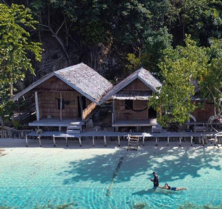 Mambetron Homestay Raja Ampat Pulau Mansuar Экстерьер фото