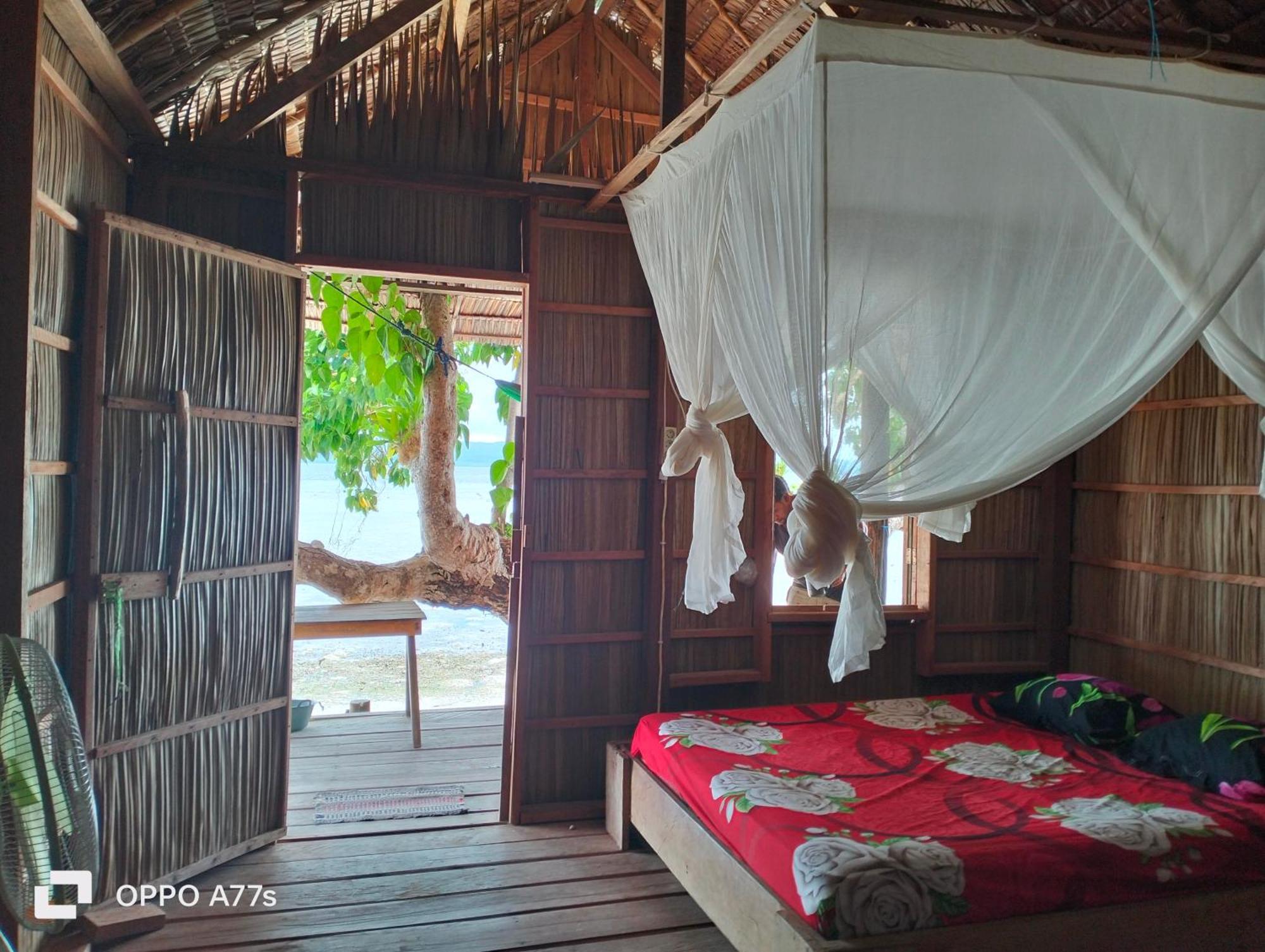 Mambetron Homestay Raja Ampat Pulau Mansuar Номер фото