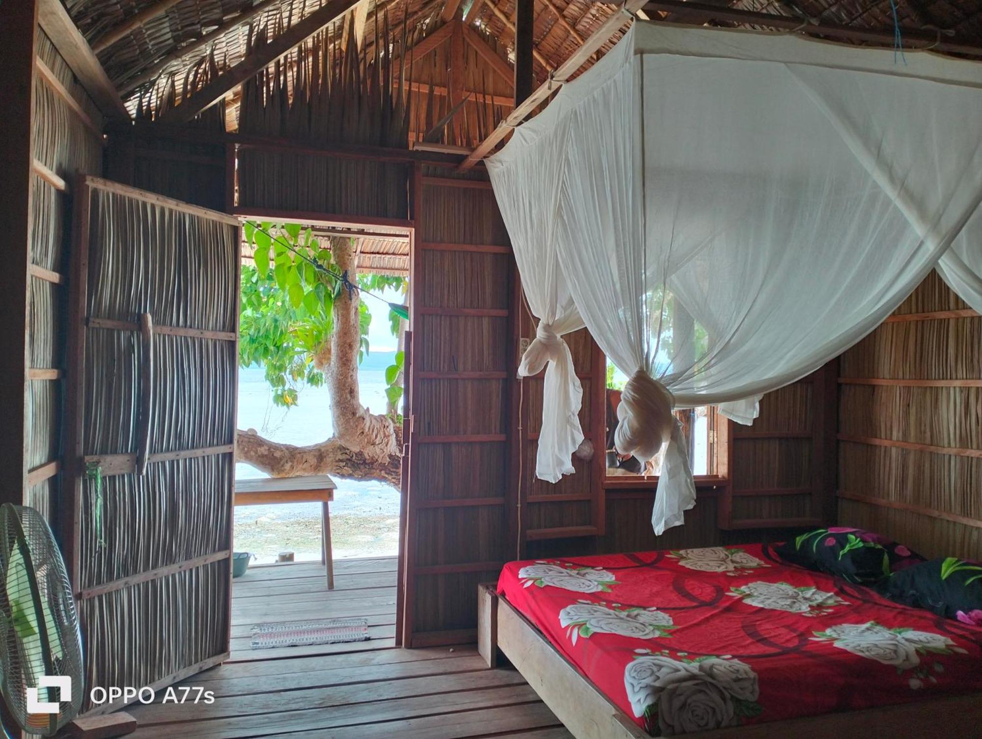 Mambetron Homestay Raja Ampat Pulau Mansuar Экстерьер фото