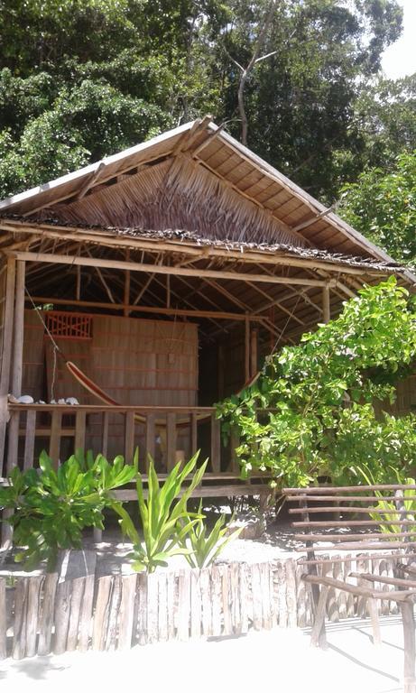 Mambetron Homestay Raja Ampat Pulau Mansuar Экстерьер фото