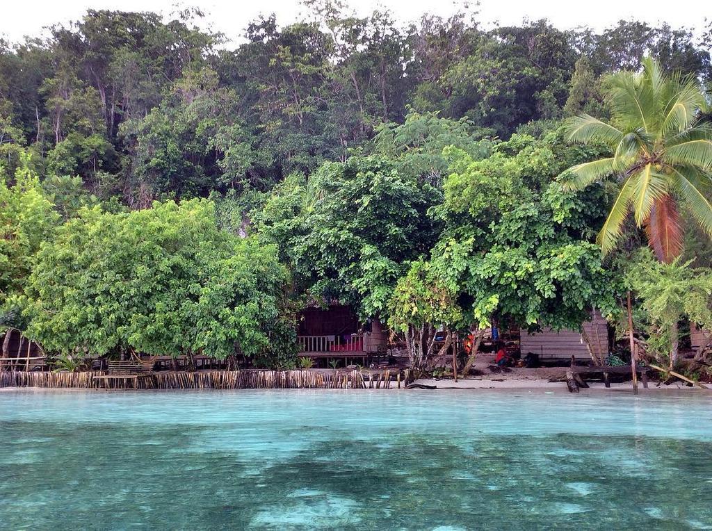 Mambetron Homestay Raja Ampat Pulau Mansuar Экстерьер фото