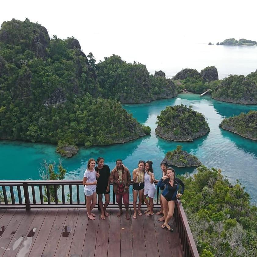 Mambetron Homestay Raja Ampat Pulau Mansuar Экстерьер фото