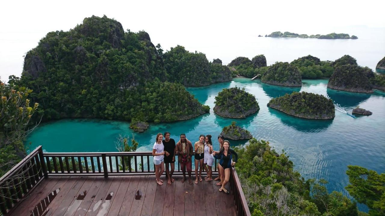 Mambetron Homestay Raja Ampat Pulau Mansuar Экстерьер фото